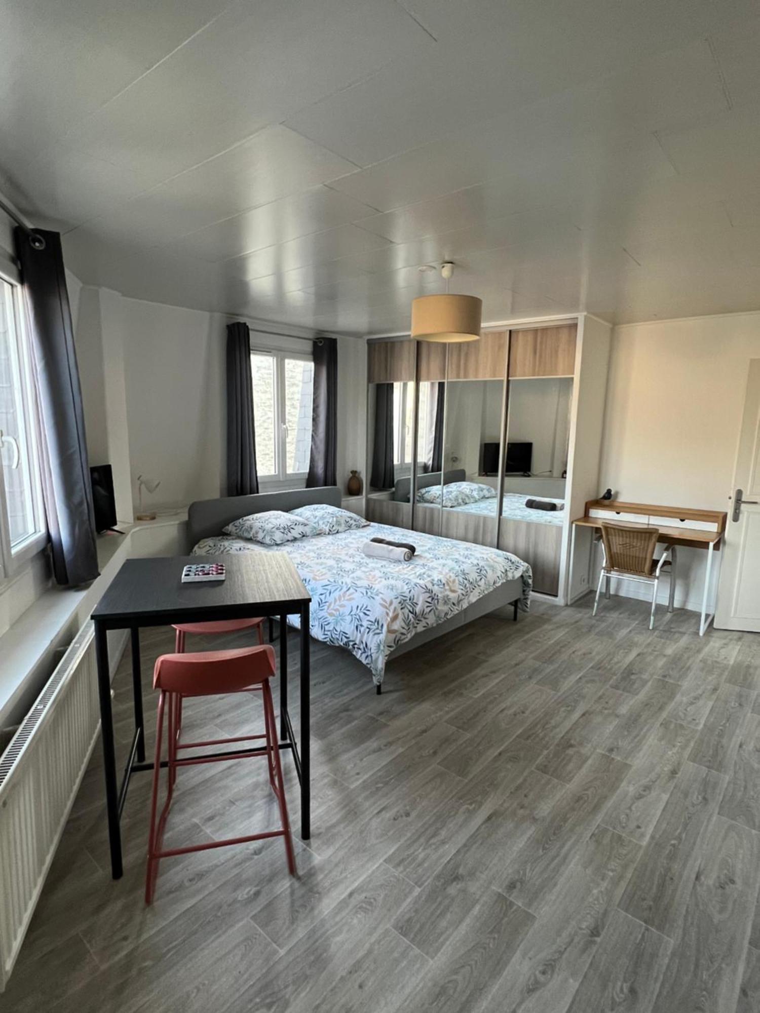 Le Stud' Joli Appartement Lumineux En Plein Centre Ville Cherbourg-en-Cotentin Exterior photo